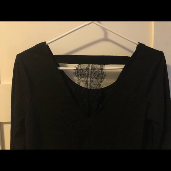 Black longsleeve with detailed back - Picture 2 of 3